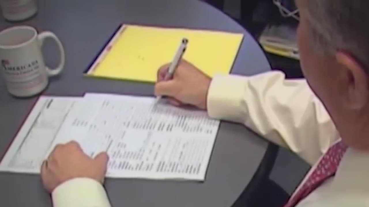 Una variedad de programas federales de asistencia para propietarios e inquilinos creados por el proyecto de ley de estímulo más reciente también están diseñados para reparar los agujeros en la red de seguridad social. A nivel nacional, un programa de asistencia para propietarios proporcionará dinero $ 9,961 mil millones para alquiler y servicios públicos; un programa de asistencia de agua para hogares de bajos ingresos recientemente creado otorgará $ 500 millones a nivel nacional; y Pensilvania recibirá parte de los 
<br>$ 21,55 mil millones destinados a la asistencia ampliada para el alquiler y los servicios públicos.