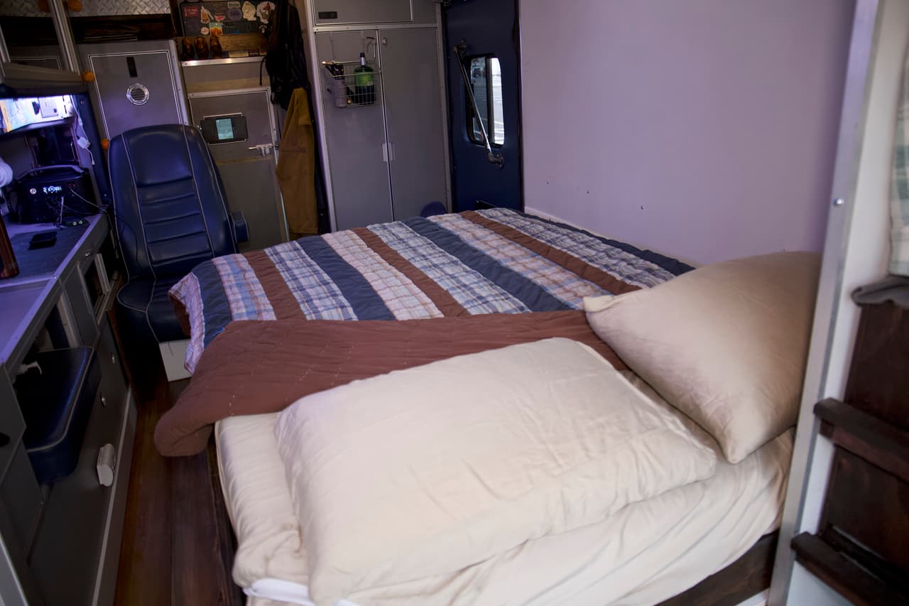 <b>Actualmente él gasta entre $250 y $300 al mes en gasolina:</b> “El mes que más gasté, fue cuando viajé de Ohio a Nueva York, porque fue un viaje largo, ahí le puse $500, pero eso no es ni la mitad de lo que pagaba en mi apartamento”. 
<br>