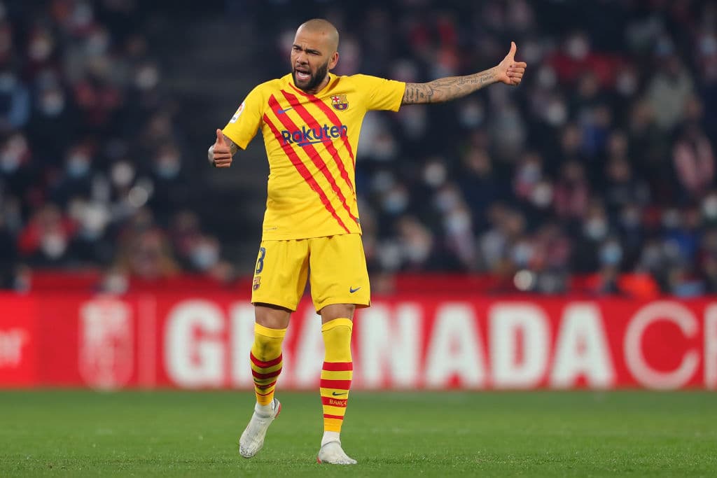 Dani Alves será el descartado del Barcelona para encarar la UEFA Europa League.