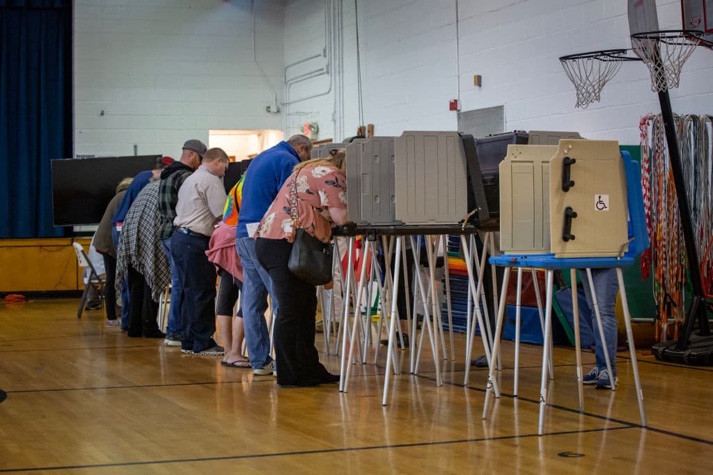 Beasley y Budd compiten por el escaño que dejó el senador republicano retirado Richard Burr.