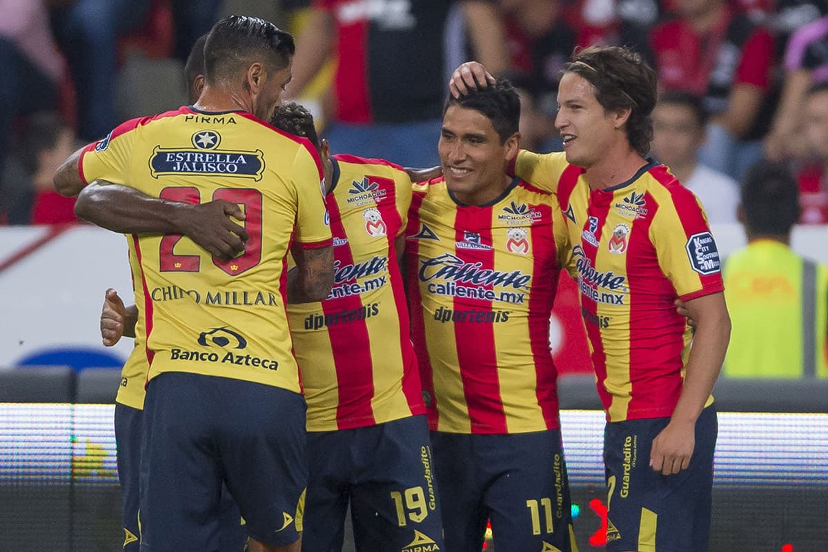 El peruano Irven Ávila (11) anotó su primer gol con Monarcas, sumando tres en México con dos que anotó con Lobos BUAP, uno en Liga y otro en Copa MX en el Clausura 2018.
