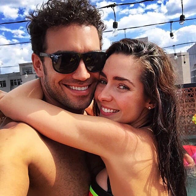 Y desde aquella fecha su romance iba tan enserio que en septiembre ya pensaban en vivir juntos.