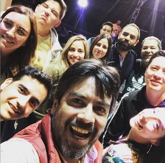 Espejel reveló que pasará las fiestas decembrinas en Mérida en compañía de su 
<b><a href="https://www.univision.com/famosos/convalecientes-en-el-mismo-hospital-arturo-peniche-gualberto-castro-hector-suarez-y-la-mama-de-carlos-espejel-fotos" target="_blank">familia</a></b>.