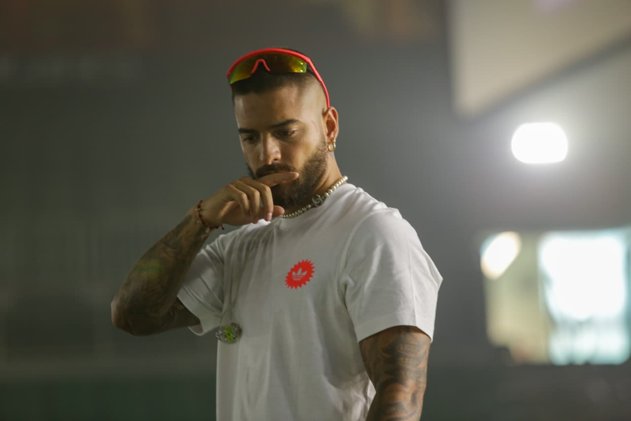 El intérprete permaneció más de tres horas en la tarima, que destacó por el enorme despliegue de efectos especiales que hubo. Durante su número musical, interactuará con tecnologías del nivel de una lluvia de rayos láser.