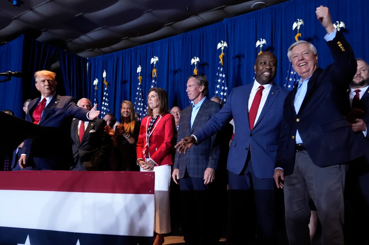 El intercambio de críticas se intensificó por la cercanía de Graham con el senador republicano de Arizona John McCain,
<b> veterano de guerra, y con Joe Lieberman, independiente por Connecticut. Los tres eran conocidos como los “Tres Amigos” por sus frecuentes viajes conjuntos, algo que Trump también llegó a cuestionar públicamente.</b>