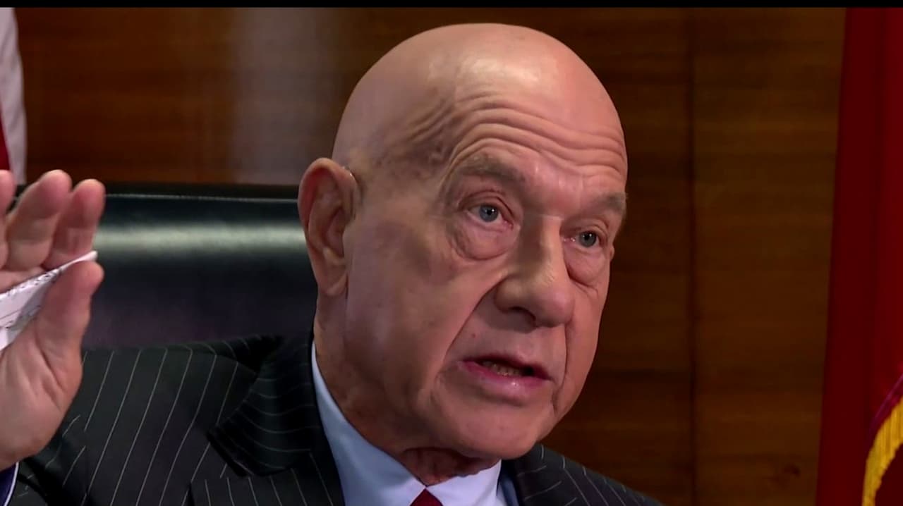 Alcalde de Houston responde a las presiones estatales: “Se ha convertido en algo político”