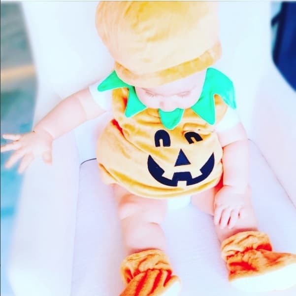 El pequeño de nueve meses, que vive en el estado sureño de Chiapas, se disfrazó de calabaza, atuendo que le regaló su tía Marichelo.