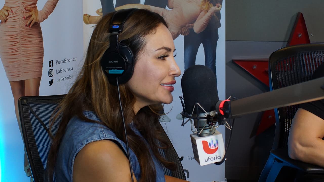 <b><a href="http://www.univision.com/temas/omar-chaparro">Omar Chaparro</a></b> se metió al 
<b><a href="http://www.univision.com/temas/el-free-guey">Free-guey show</a></b> y nos contagió con toda su alegría.