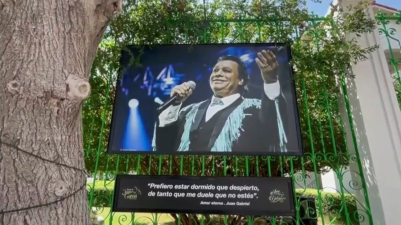 Ciudad Juárez honra a Juan Gabriel a diez años de su muerte con serenatas y recorridos