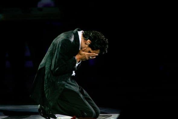 Su entrega total en el escenario lo ha llevado a sentir hasta el fondo de su corazón los temas que interpreta.