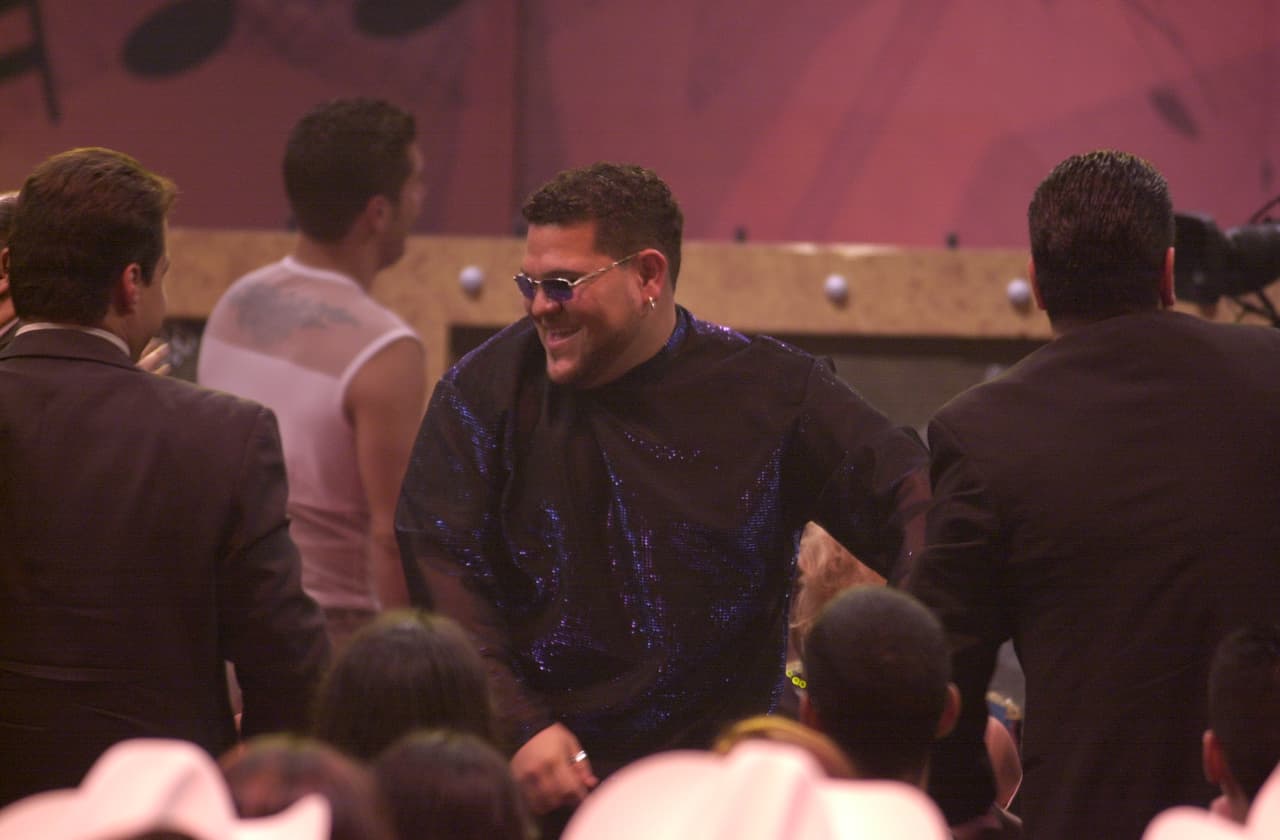 Esa canción, un hit total, les hizo ganadores a Canción Pop y Grupo Pop del año. Además, como también grabaron una versión salsa, ganaron en la categoría Tropical/Salsa: Canción ('A puro dolor'), Álbum ('Son by Four'), Artista y Grupo del Año.