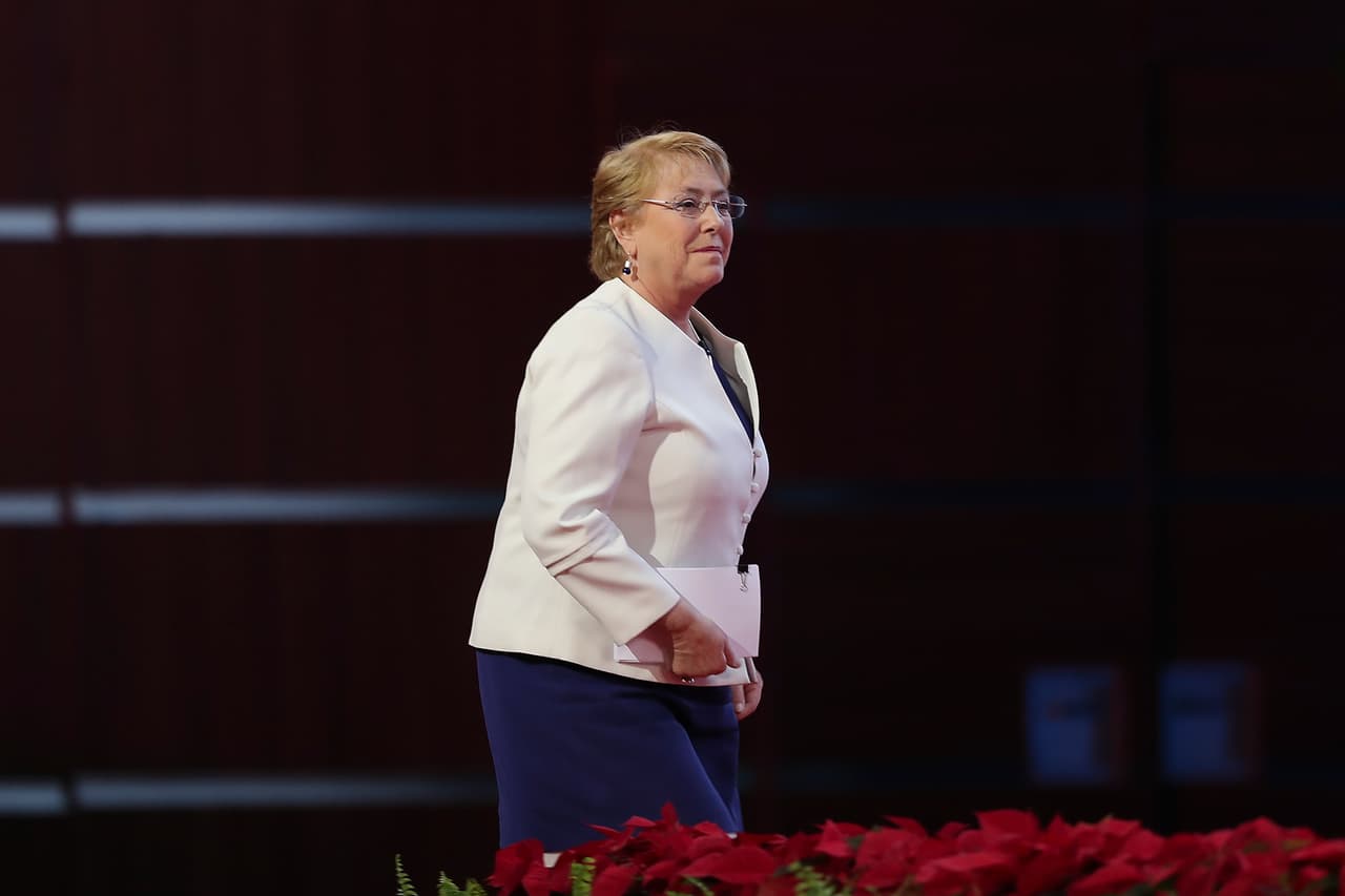 <b>Michelle Bachelet</b>: la expresidente de Chile nominó y escribió la reseña de Daniela Vega. En ella, la diplomática destaca el valor de la actriz en abrir su corazón en los premios Oscar e invitar a la gente a hacer lo mismo. Además, también premió y aplaudió su talento y éxito que, enorgullece a los chilenos. 
<br>