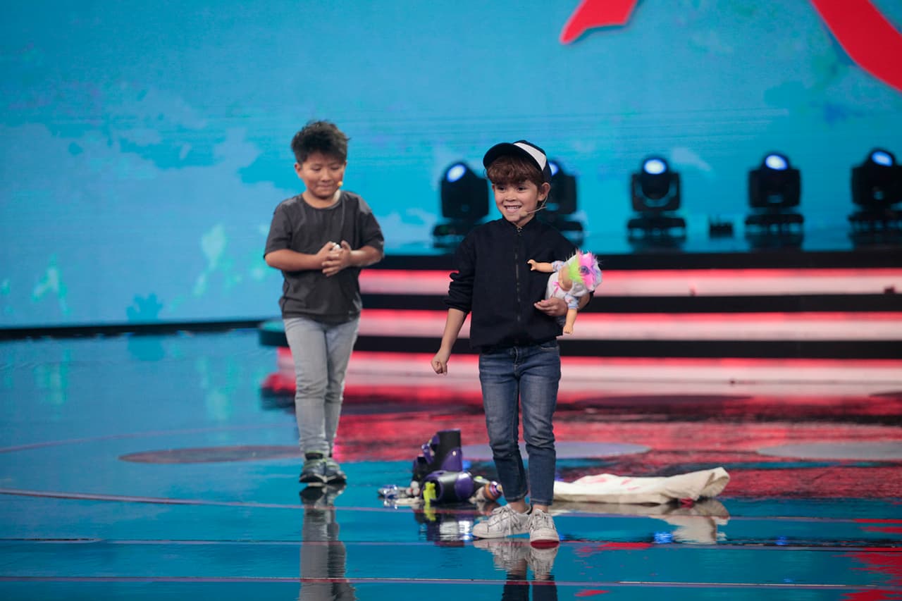 Entonces llegó el momento más esperado, cuando Danna pasó al centro del escenario.