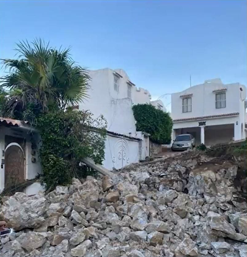 La actriz compartió que por el momento no puede ir a revisarla, pues la ciudad está parcialmente incomunicada por los
<b>derrumbes que fueron provocados por el movimiento telúrico</b>.
<br>