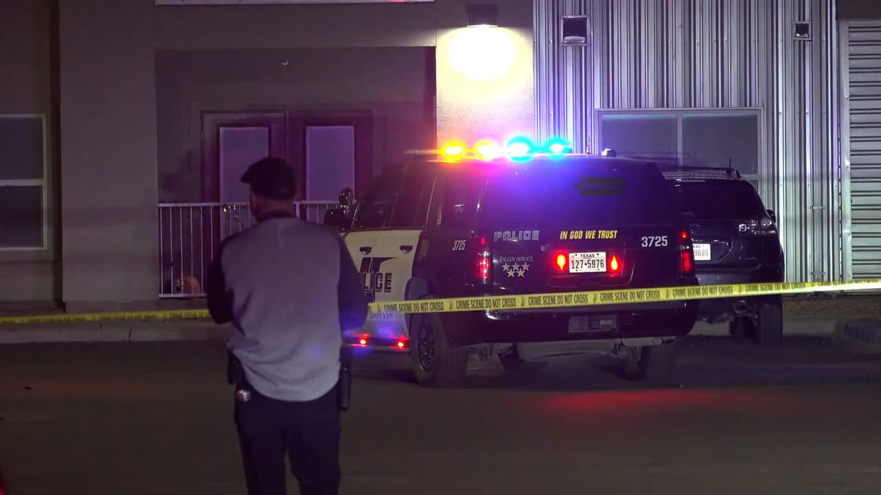 Joven de 15 años es detenido por el asesinato de la madre de su exnovia y dos menores en Texas