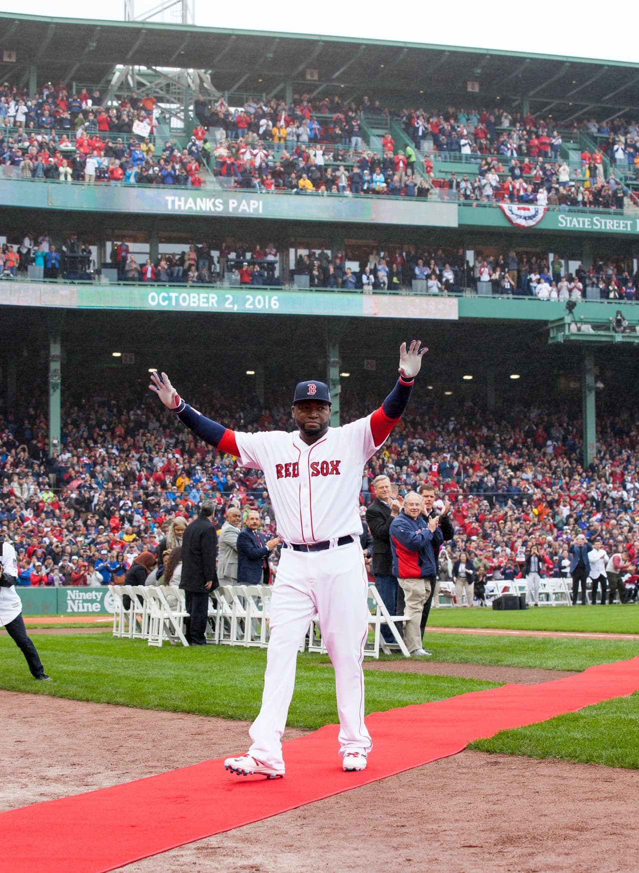 Fenway Park homenajeó a David Ortiz en su último juego de campaña regular previo al partido entre Boston y Toronto.