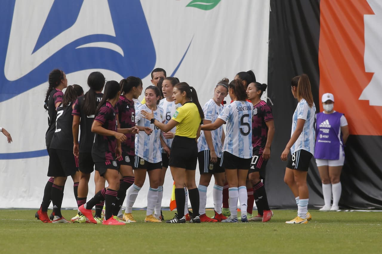 Las mexicanas no se tocan el corazón y vienen de atrás para golear 6-1 al conjunto argentino.