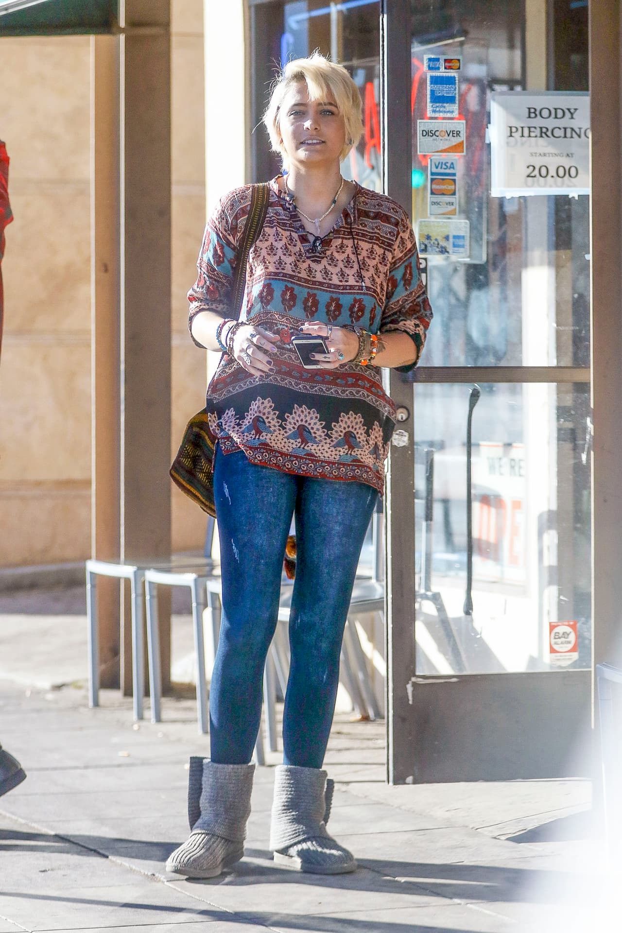 Esta vez la siguieron hasta un estudio de tatuajes en Los Ángeles.