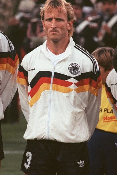 De campeón del mundo en Italia 1990 a limpiar baños 