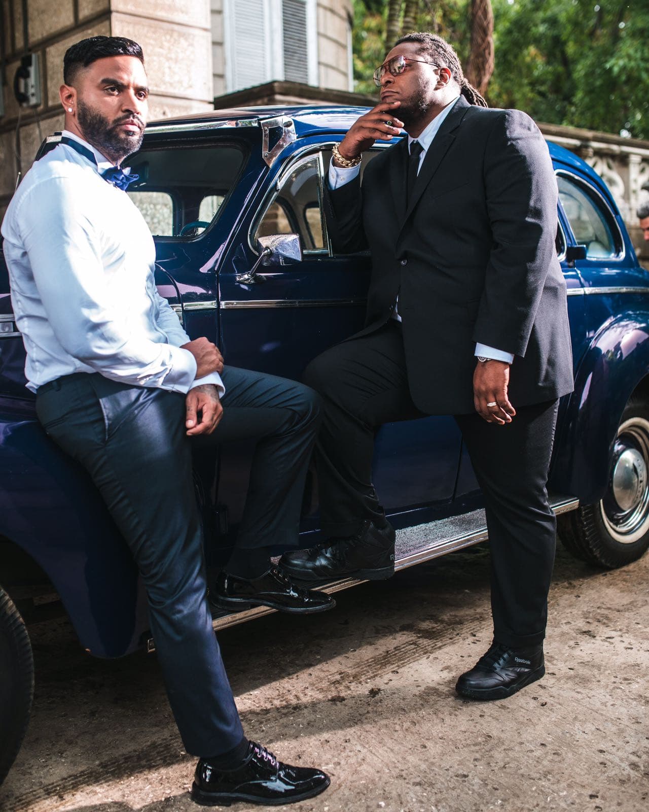 El nuevo sencillo 'Hola' le sigue los pasos al éxito 'La Player' ('Bandolera') tema con el cual Zion & Lennox
<b> </b>dominaron los
<i> '</i>charts'
<i> </i>alcanzando la posición número 1 en las listas de radio en EEUU y Puerto Rico.