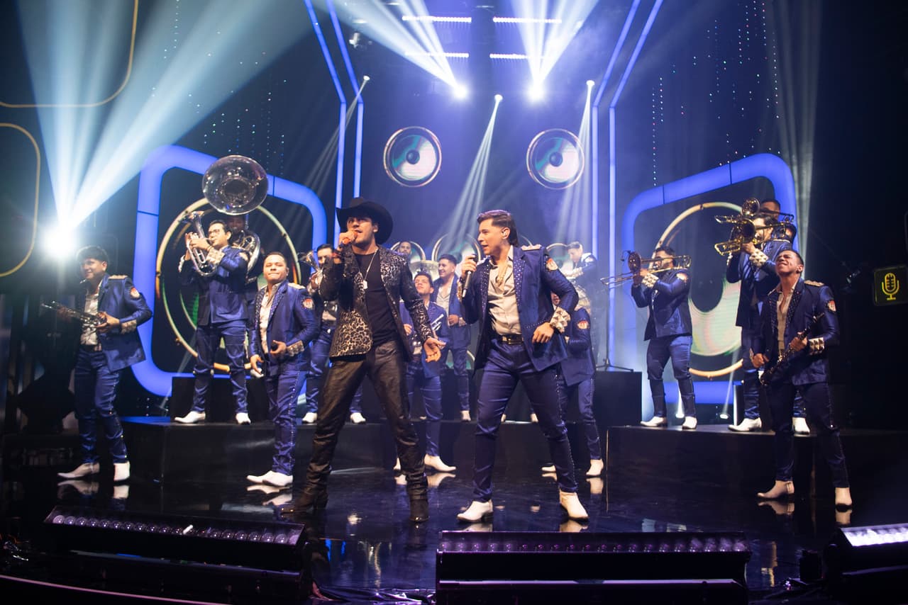 Su hijo Eduardo Capetillo Gaytán cantó a lado de Banda Los Recoditos.