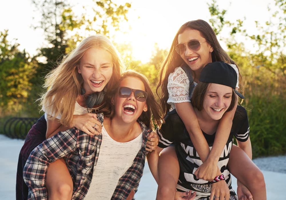 Te sientes en un plano de atracción hacia alguien nuevo en tu paisaje emocional. Vive tu fantasía, pero con tacto y precaución para no complicarte la vida sobre todo cuando Júpiter inicie su tránsito retrógrado por tu signo el día 10.