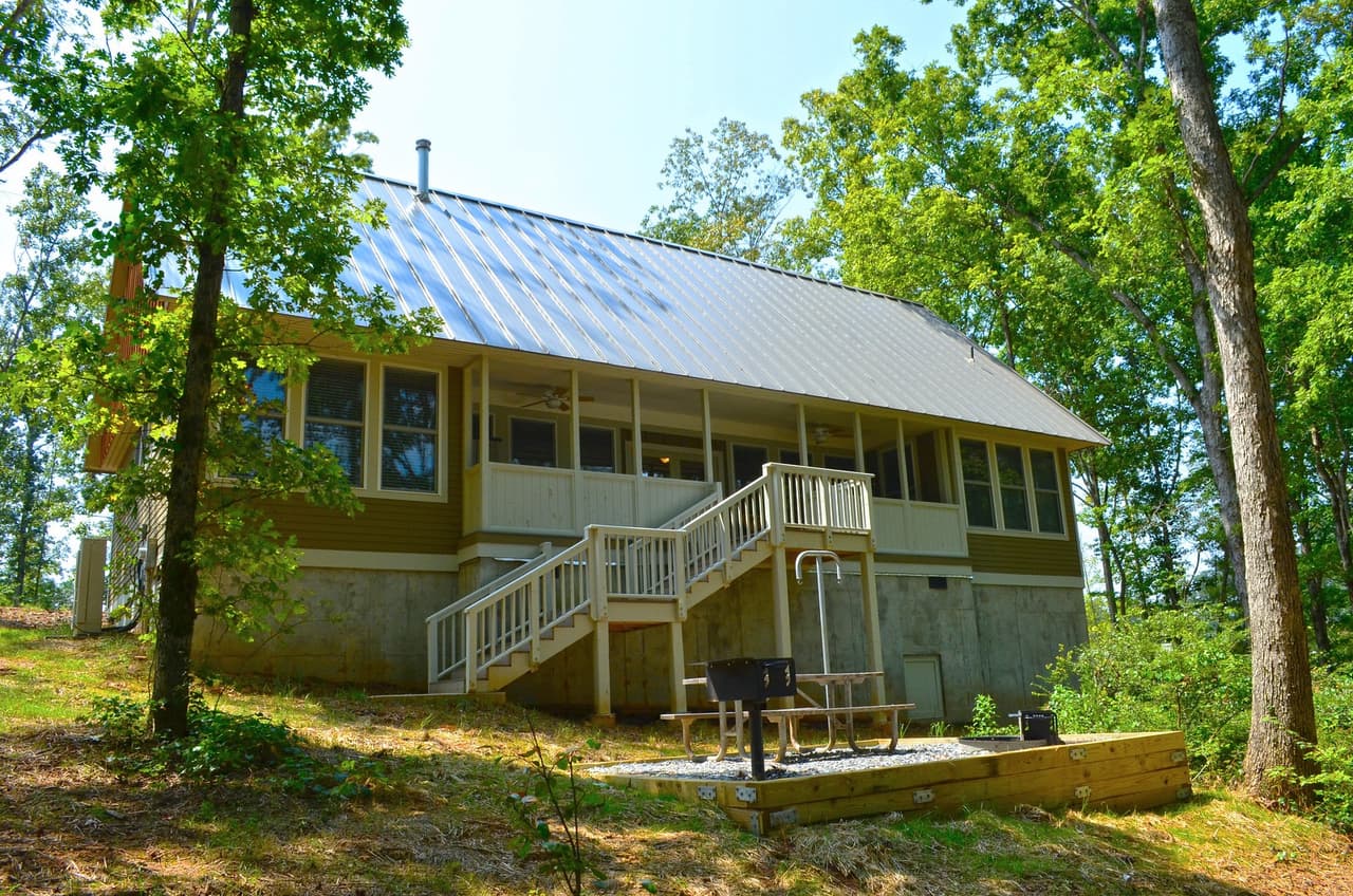 <b><a href="https://gastateparks.org/DonCarter">Don Carter State Park</a></b>. Don Carter State Park es el parque estatal más nuevo de Georgia y es el primero ubicado en el lago Lanier.
<br>
<br>
<b><a href="https://goo.gl/maps/WcRbrhKMtmmnVgjv8">Cómo llegar</a></b>