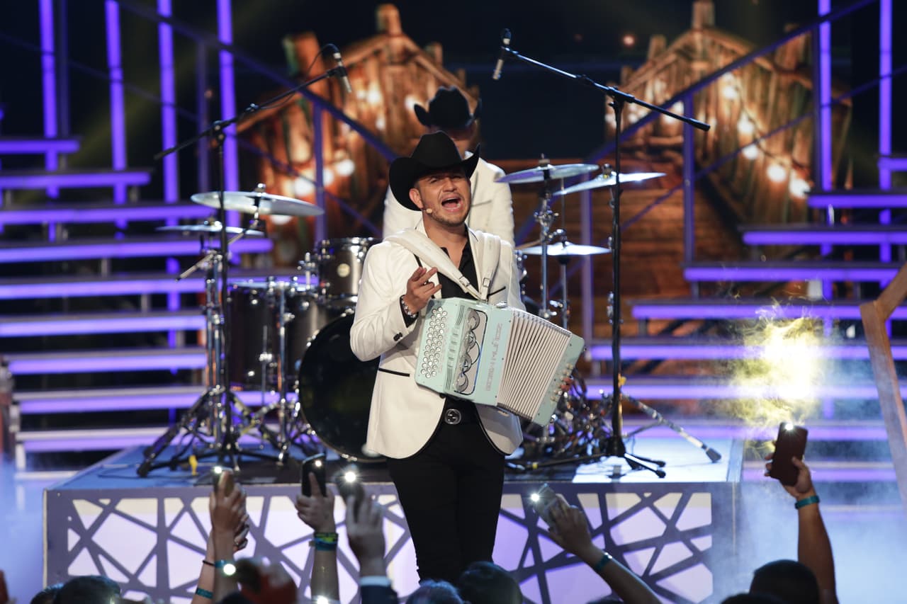 Con presentaciones inolvidables estos artistas conquistaron a las bellas con sexys letras y pegajosas melodías.