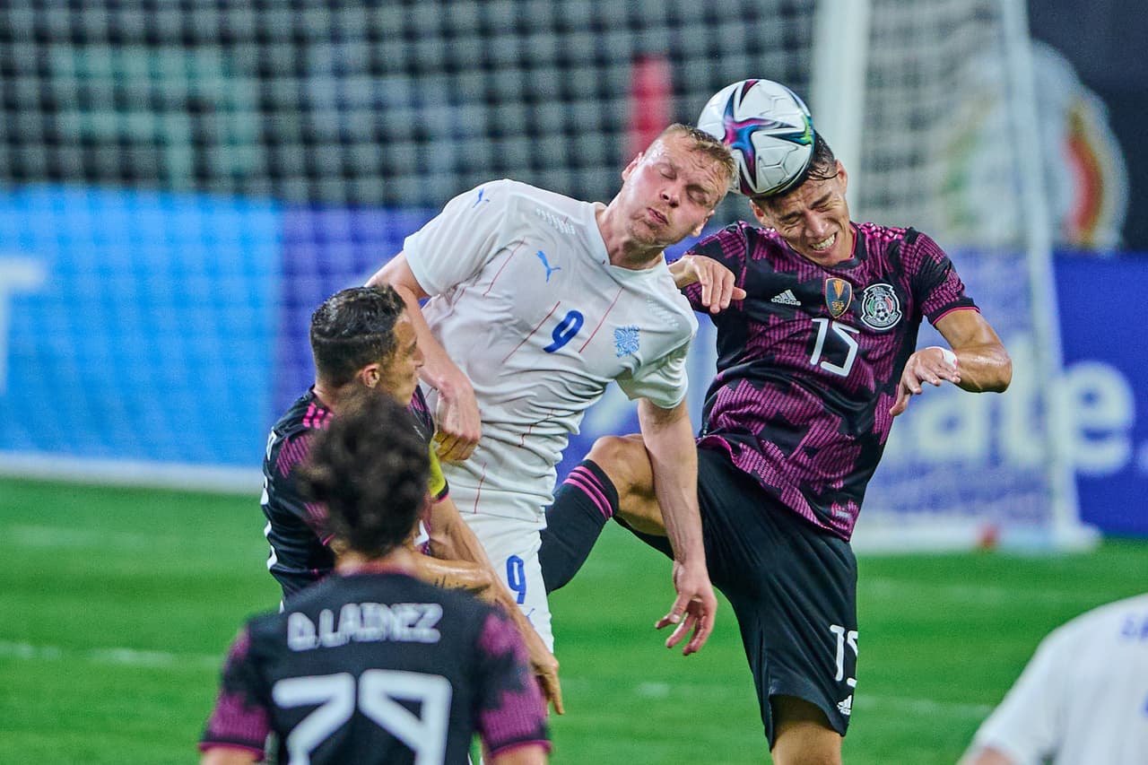 La selección mexicana derrotó a Islandia tras un primer tiempo que generó algunas dudas, pero en el complemento con ‘Chucky’ Lozano, Héctor Herrera, Néstor Araujo y Gerardo Arteaga, el partido se volvió todo del lado del Tri y se llevaron el triunfo.