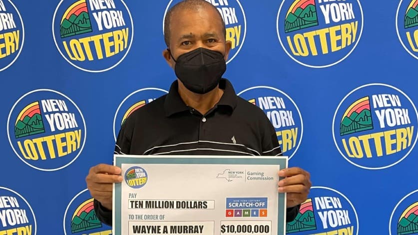 El hombre que se ganó dos veces un premio de la lotería de $10 millones en poco más de un año