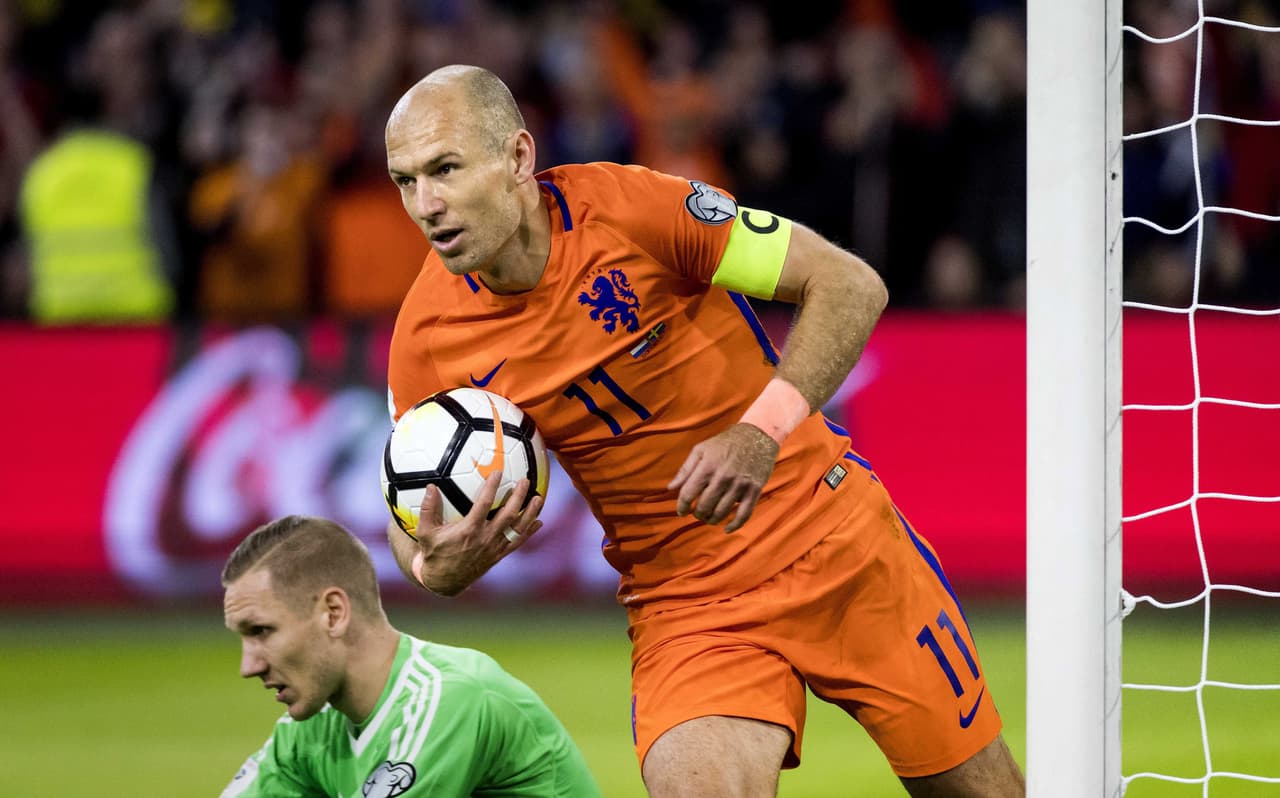 Robben llegaba a 5 goles en estas Eliminatorias y prendía la vela de la esperanza para todo el pueblo holandés.