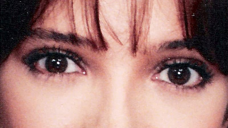 Hace mucho que no la vemos en la televisión, pero esa mirada es inconfundible.