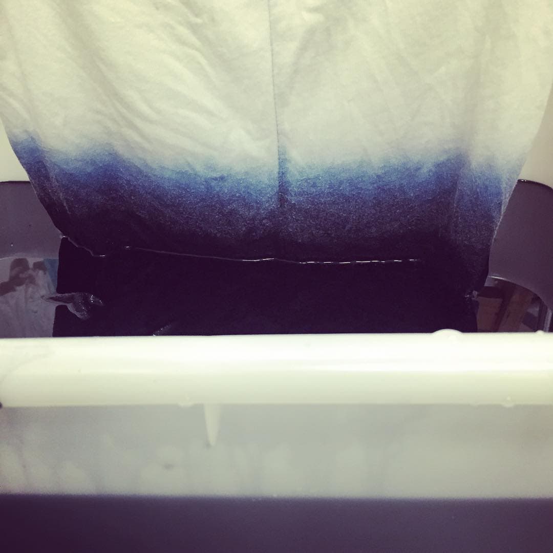 "El primer año fue el mejor y el más difícil de mi vida. Primero, tuve que encontrar una manera de hacer más de tres pares de medias al día; conseguir ayuda con las tareas de teñido, guardar todas las facturas para procesarlas después y suplir los pedidos atrasados de los clientes", relata la empresaria.