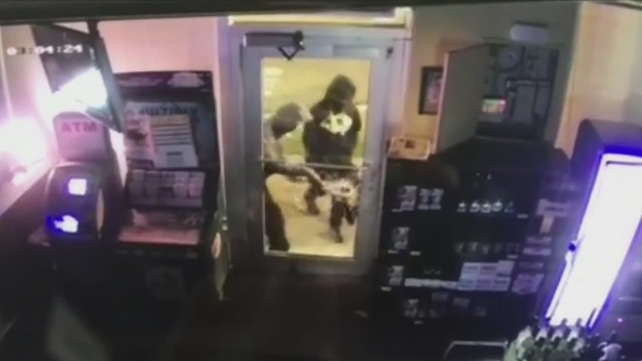 Roban más de $5,000 en asalto a licorera de Miami