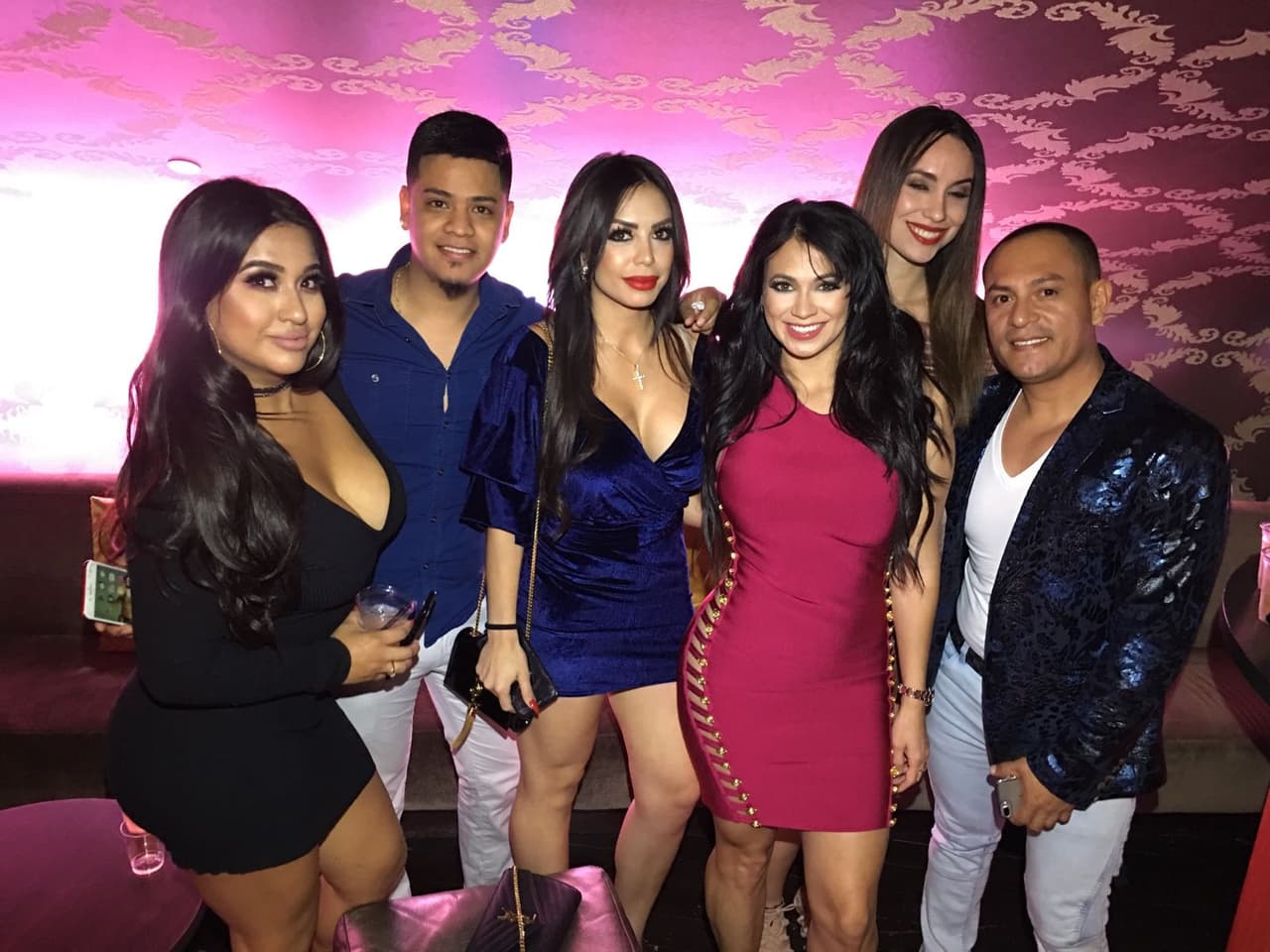 Todos en asistencia querían una foto con Carla Medrano, quién lucía impresionante.