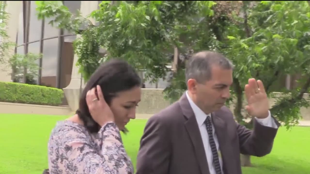 Hombre enfrenta juicio por masturbarse en un avión