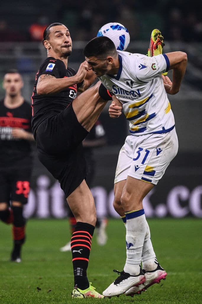 Parecía todo perdido para el Milán, pero sus jugadores comienzan a concetar y logran rescatar la victoria 3-2 sobre el Hellas Verona.