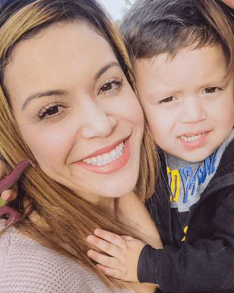 “Me aferré a eso, 
<b>a poder cantar en la iglesia aunque no fuera famosa</b>… pero un día estaba orando y hay un versículo que dice que no escondas los talentos que Dios te dio…”