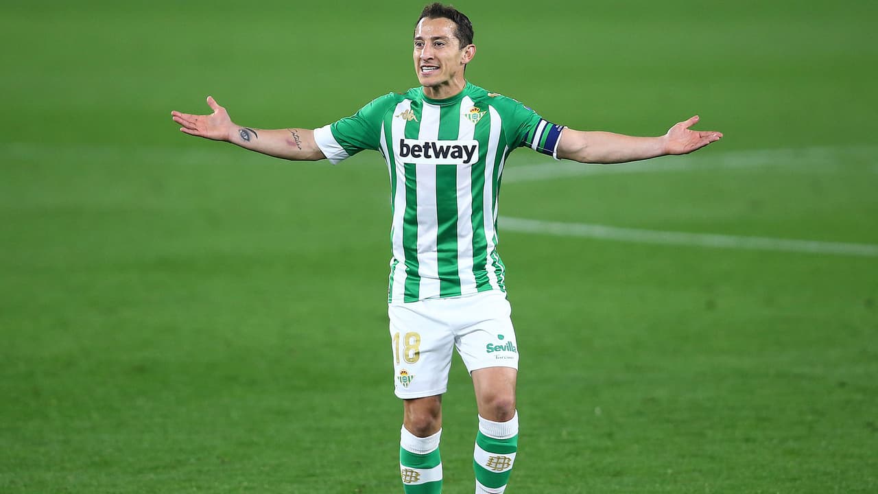 Guardado y Lainez, contemplados por Pellegrini para enfrentar al Cádiz 