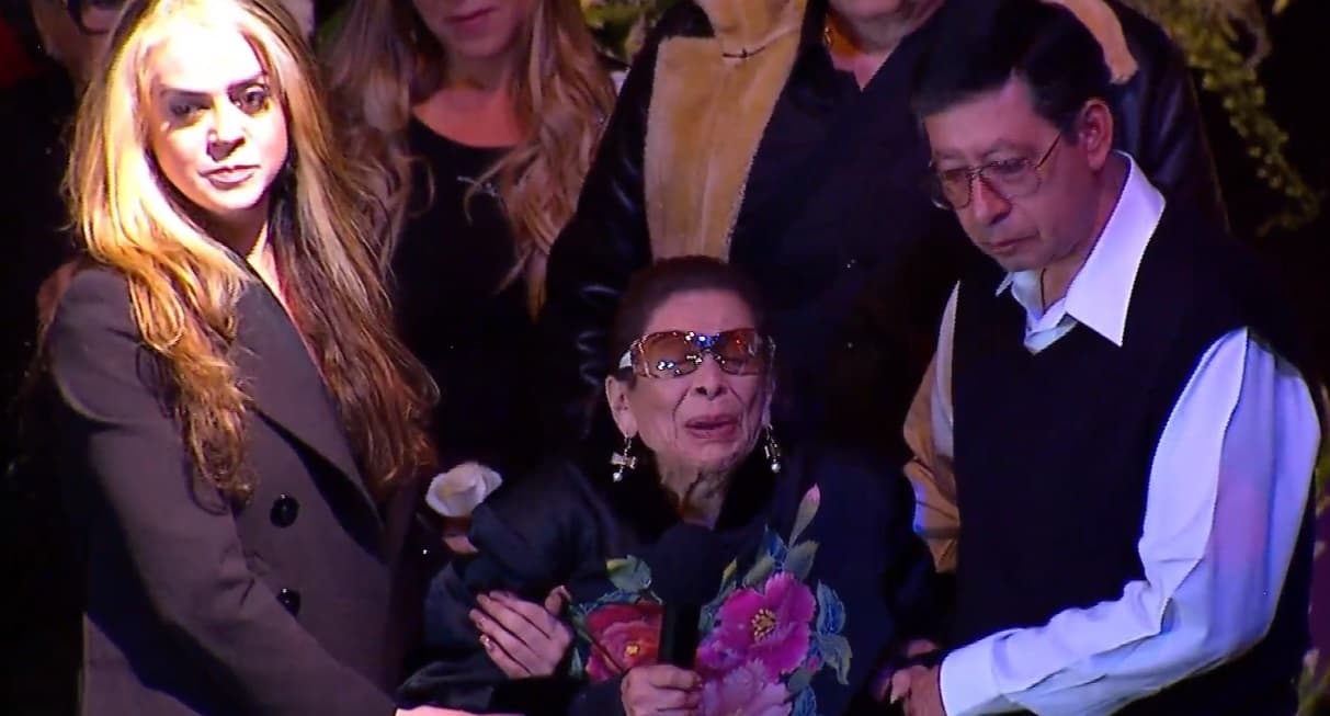 Este 14 de junio 
<a href="https://www.univision.com/shows/despierta-america/la-influencia-que-tuvo-la-vida-de-edith-gonzalez-su-carrera-su-lucha-y-como-se-entrego-al-amor-de-su-hija-y-esposo-video">Edith González</a> recibió un emotivo homenaje de cuerpo presente en el Teatro Jorge Negrete en la Ciudad de México, un día después de haber fallecido como consecuencia del cáncer de ovario que padecía.