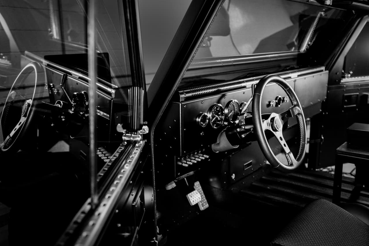 Bollinger Motors planea fabricar sus modelos B1 y B2 con los que pretende conquistar el segmento de las SUVs y pickups. Ambos modelos son motivados por motores eléctricos y cuentan con atractivas características para dominar hasta los terrenos más desafiantes.