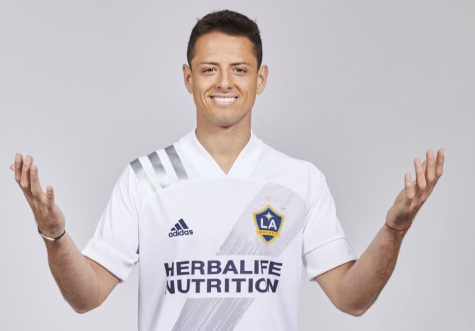Chicharito, titular en debut con LA Galaxy