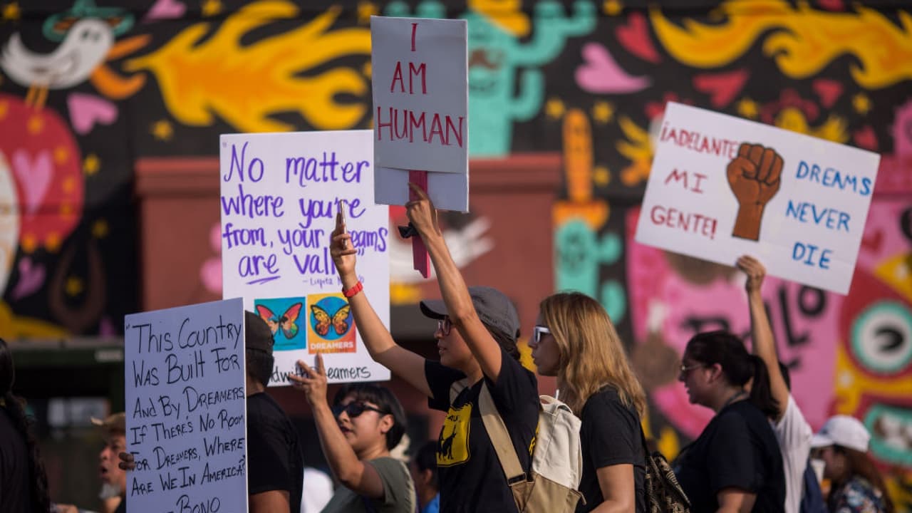 “Mi miedo más grande es que me quiten a mi hermana”: niños y jóvenes angelinos piden la permanencia de DACA