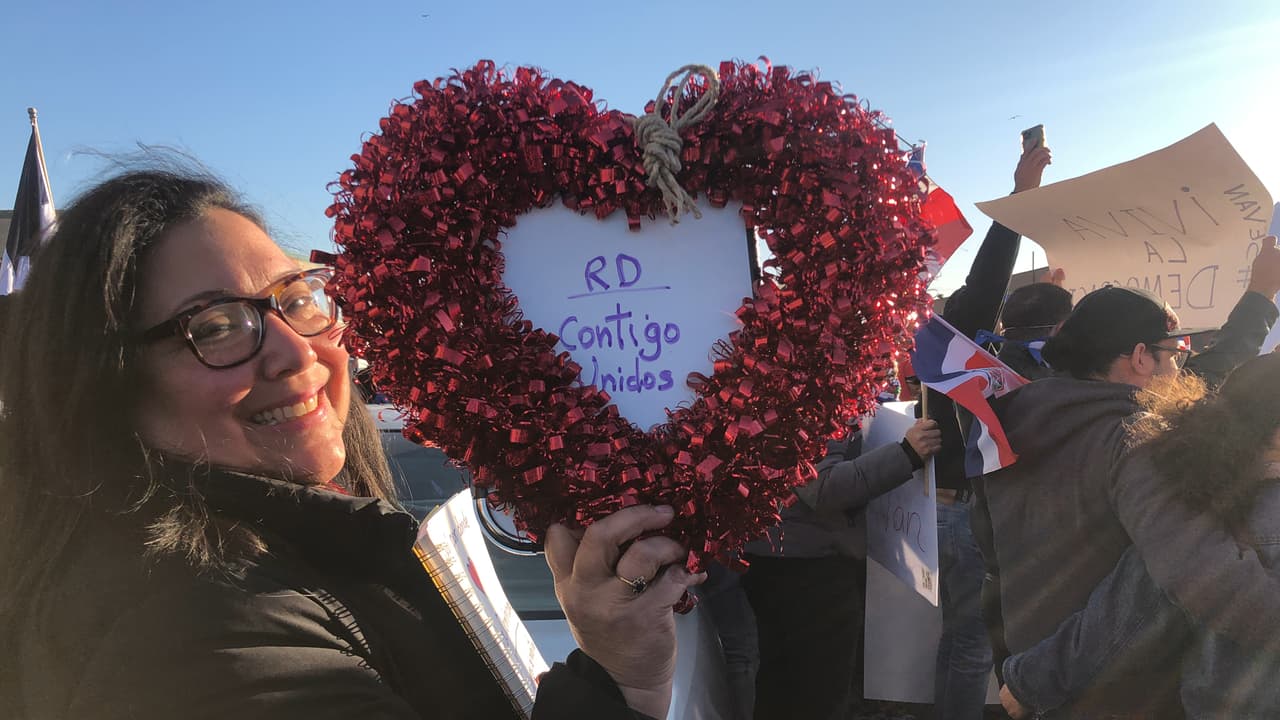 “Podemos estar acá pero seguimos siendo dominicanos”. 
<br>