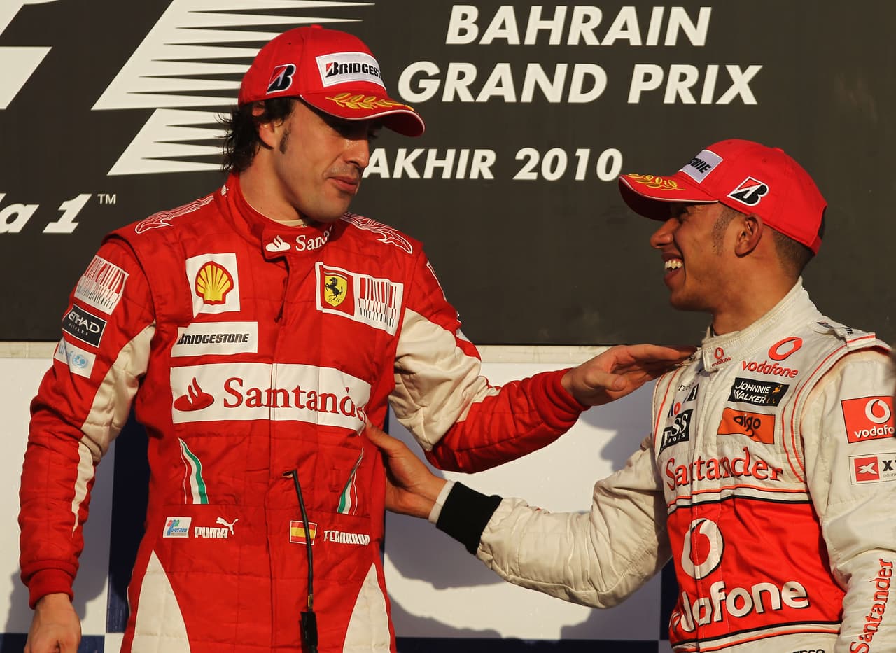 En su debut en Ferrari ganó en 2010 y se convirtió en el cuarto piloto que con esa escudería obtuvo un triunfo en su primera carrera.