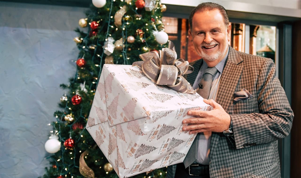 <b>LUIS MIGUEL:</b> "No sé si pase en este año, pero me gustaría 
<b>entrevistar a Luis Miguel</b>, sentado, solo con él. En años atrás, lo seguí cuando estaba con
<b> Daisy Fuentes</b> y he estado en eventos de prensa, pero nunca lo he entrevistado frente a frente. Esa es l
<b>a exclusiva que me falta</b>".