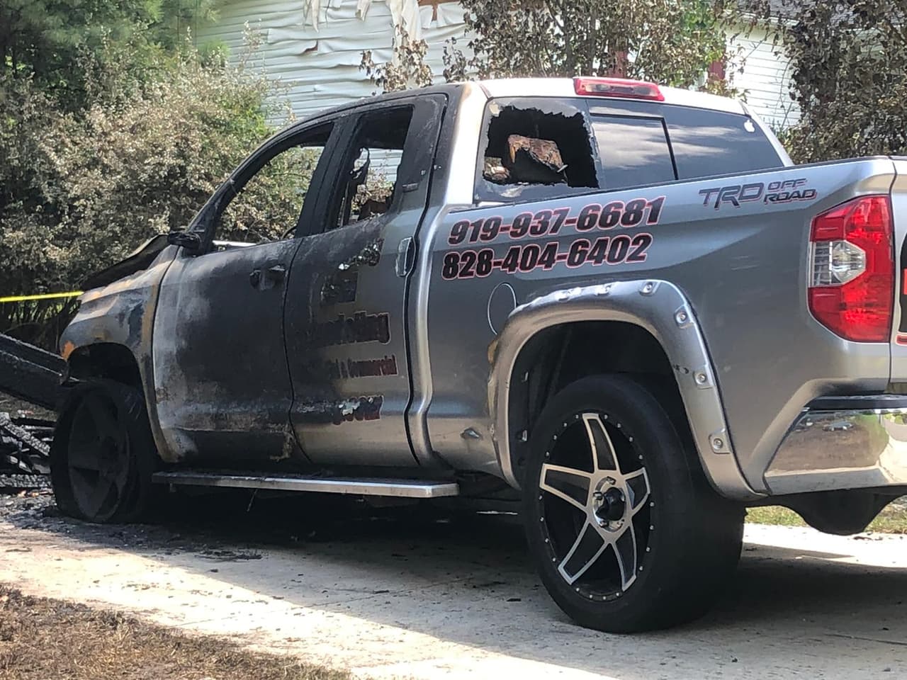 Un incendio dejó en cenizas una casa de Bay Poind Dr., en Durham, Carolina del Norte.