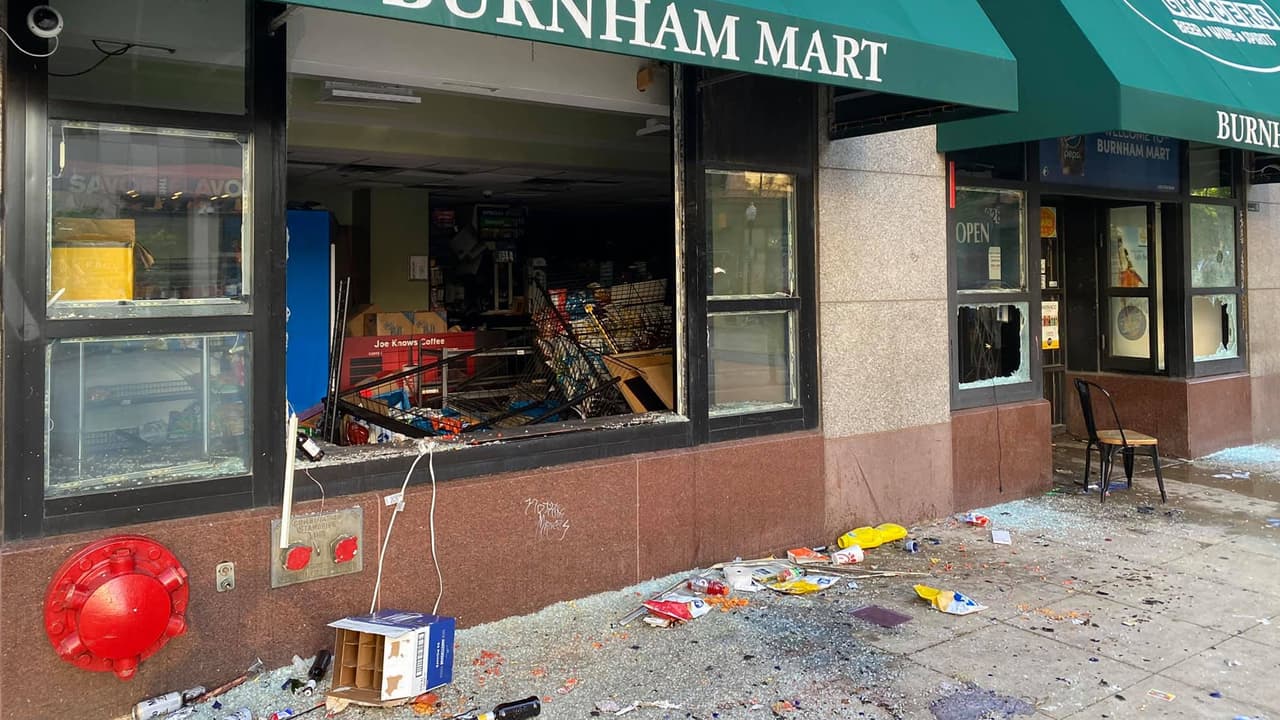 Así luce el centro de Chicago tras la jornada de manifestaciones por la muerte de George Floyd