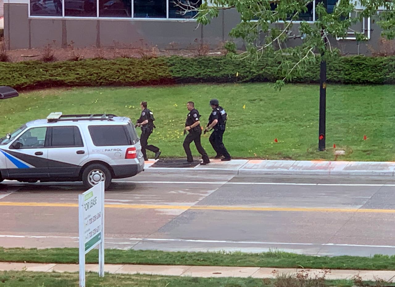 La investigación continuaba en colaboración con el FBI. Con el fin de encontrar un motivo de sus acciones, se están analizando las redes sociales, los celulares y las computadoras de los sospechosos.