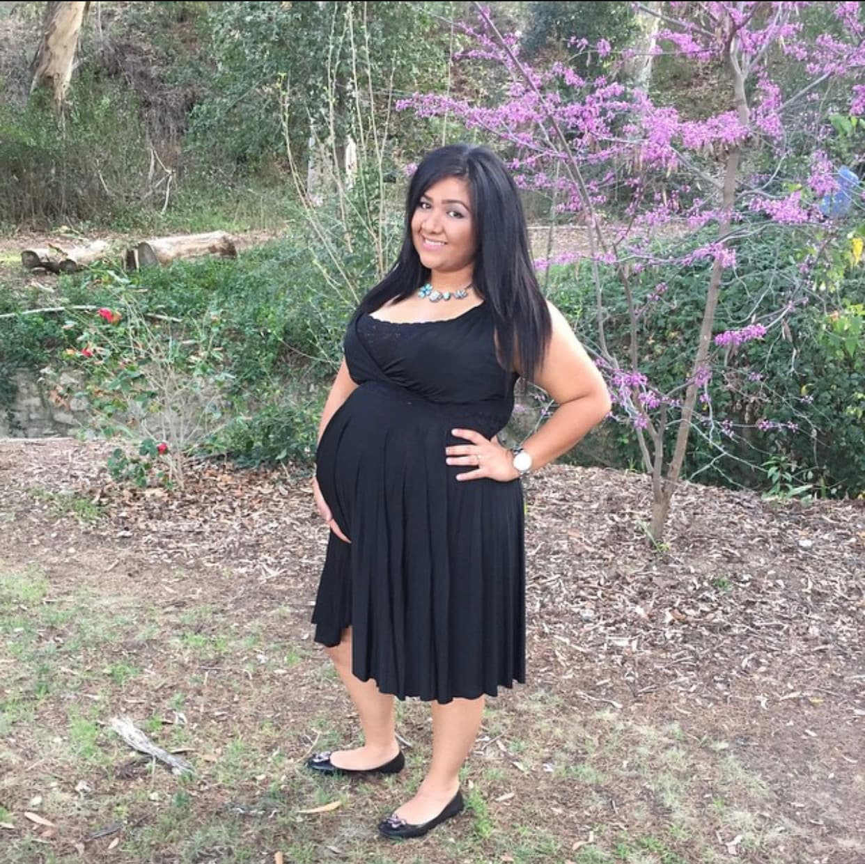 Joelle Yánez inició con mucha ilusión su segundo embarazo, el cual transcurrió de modo normal hasta el sexto mes cuando comenzó a sentirse cansada y con dificultad para respirar. Sin embargo, pensó que los síntomas estaban relacionados con el embarazo.